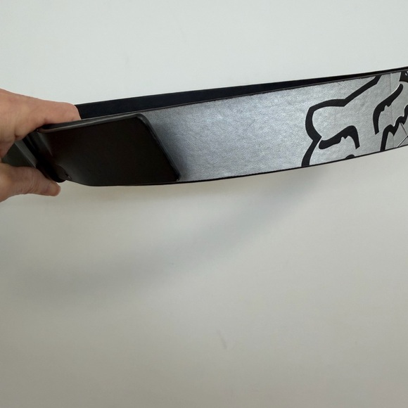 Fox Racing Black Belt with Distressed Silver Buckle 35 - 41 waist - Picture 4 of 11